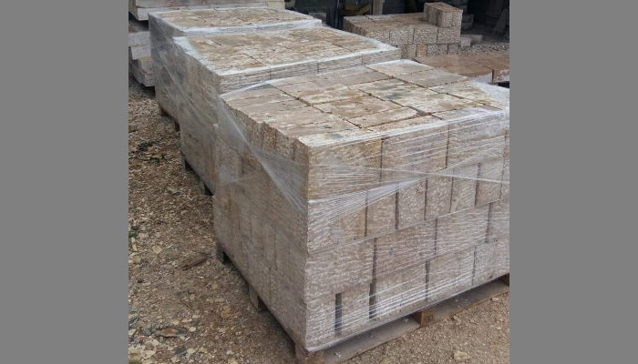 petra-lakomatos-tetragonismeni-1